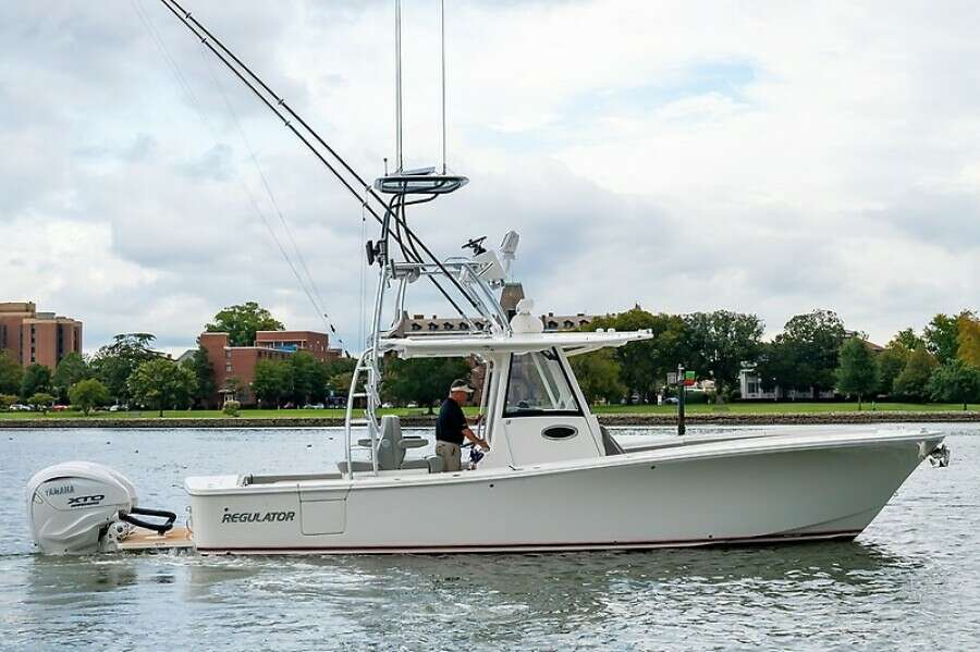 Change Order 31ft Regulator Yacht For Sale