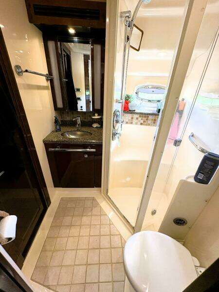 ON TOUR 47ft Sea Ray Yacht For Sale