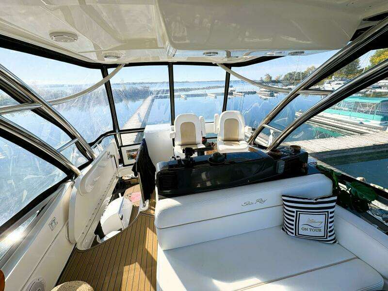 ON TOUR 47ft Sea Ray Yacht For Sale