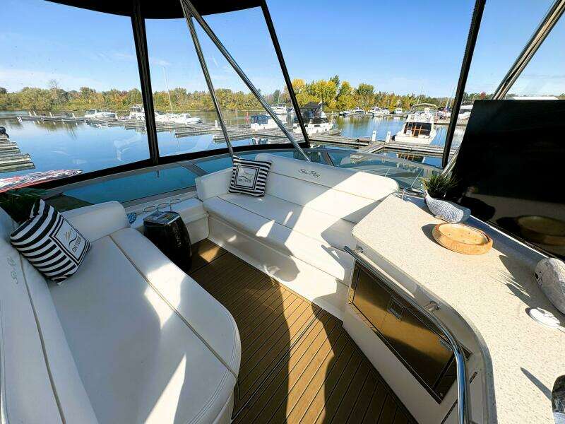 ON TOUR 47ft Sea Ray Yacht For Sale