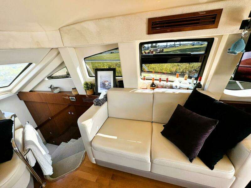 ON TOUR 47ft Sea Ray Yacht For Sale