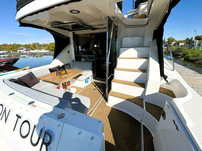 ON TOUR 47ft Sea Ray Yacht For Sale