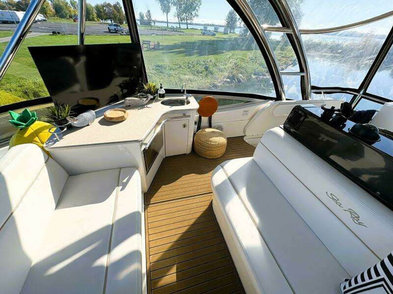 ON TOUR 47ft Sea Ray Yacht For Sale