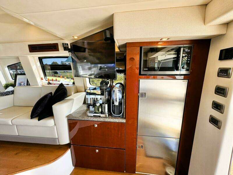ON TOUR 47ft Sea Ray Yacht For Sale