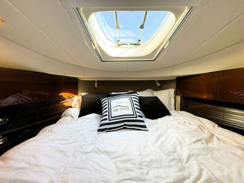 ON TOUR 47ft Sea Ray Yacht For Sale