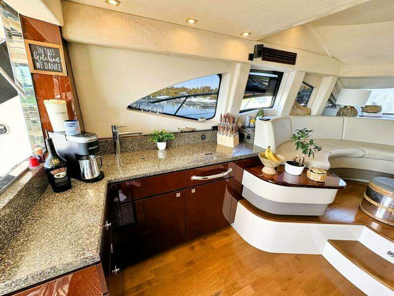 ON TOUR 47ft Sea Ray Yacht For Sale