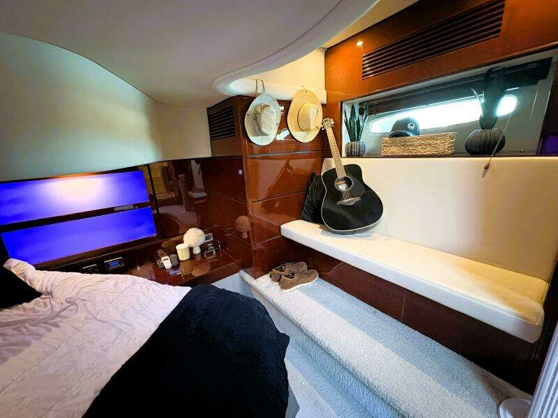 ON TOUR 47ft Sea Ray Yacht For Sale