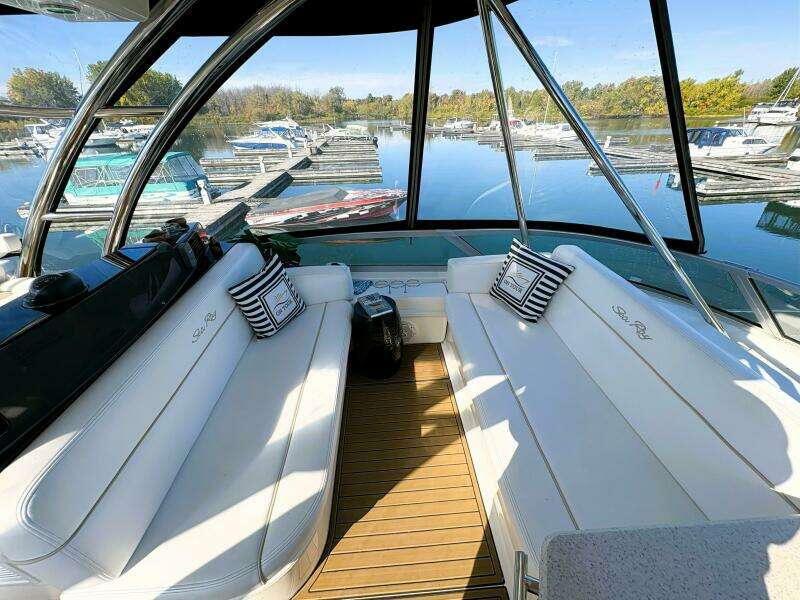 ON TOUR 47ft Sea Ray Yacht For Sale
