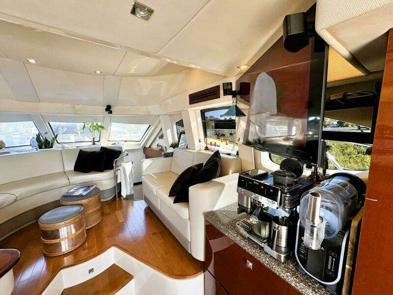 ON TOUR 47ft Sea Ray Yacht For Sale