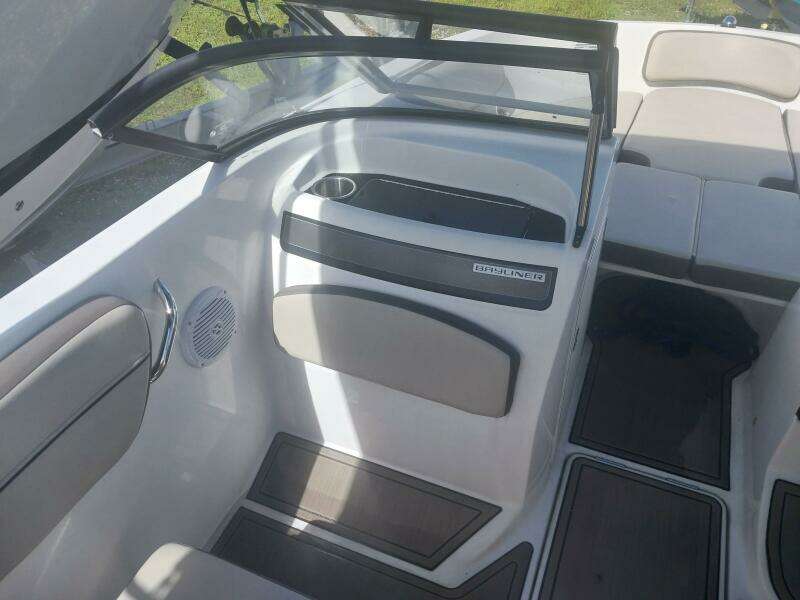 20ft Bayliner Yacht For Sale