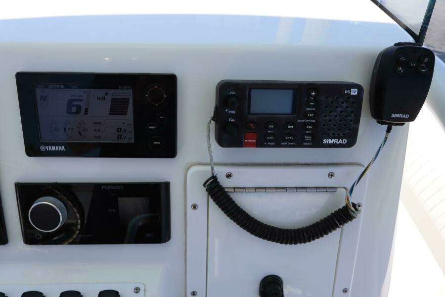 24ft Canyon Bay Yacht For Sale
