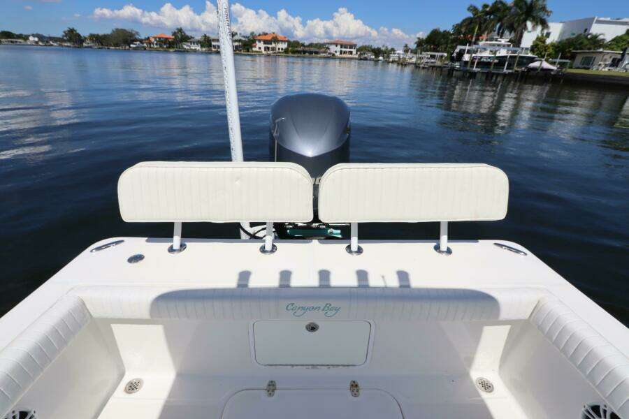 24ft Canyon Bay Yacht For Sale