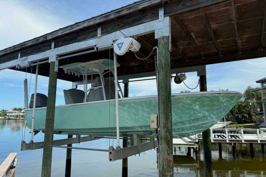 24ft Canyon Bay Yacht For Sale