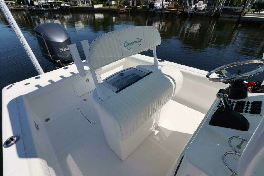 24ft Canyon Bay Yacht For Sale