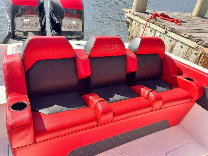 CAT 5 36ft Avanti Yacht For Sale