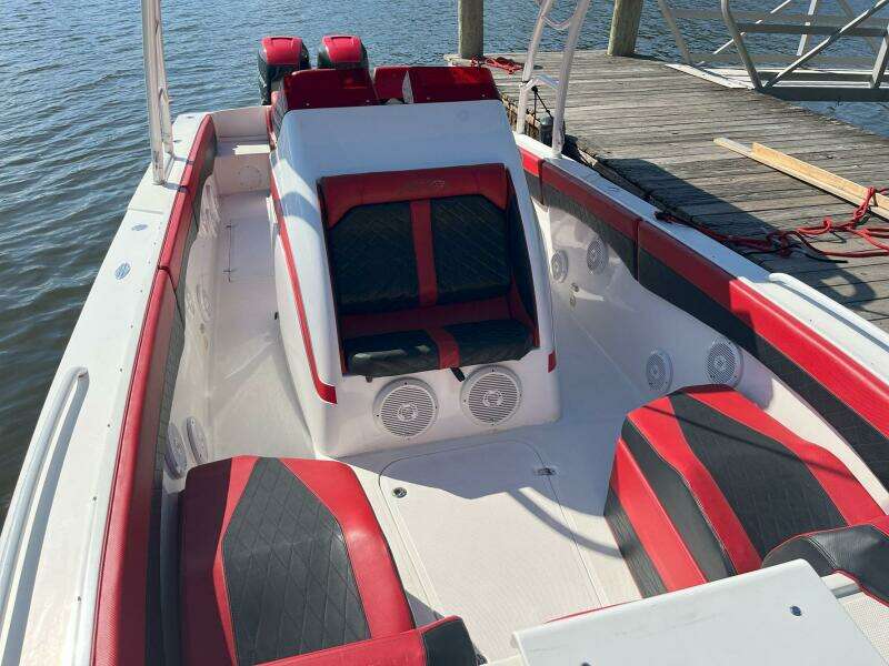 CAT 5 36ft Avanti Yacht For Sale
