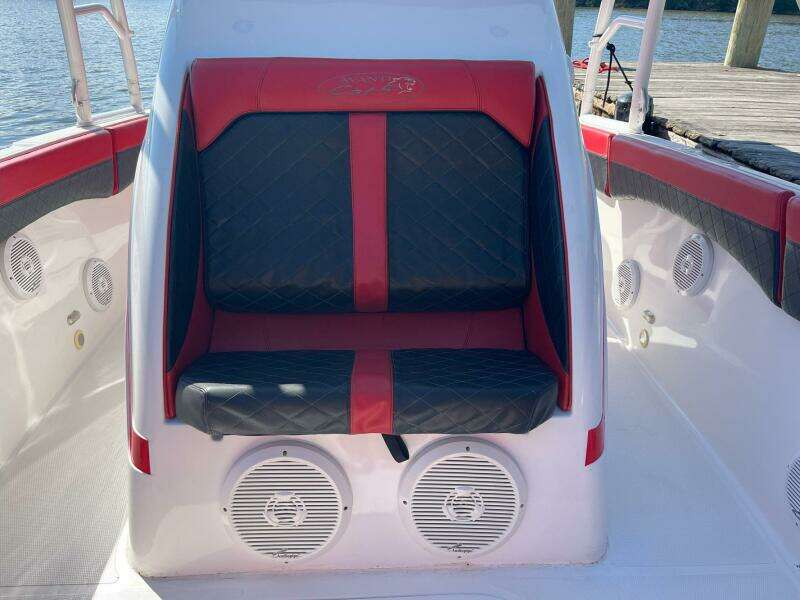 CAT 5 36ft Avanti Yacht For Sale