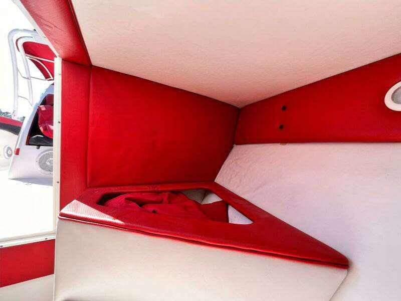 CAT 5 36ft Avanti Yacht For Sale