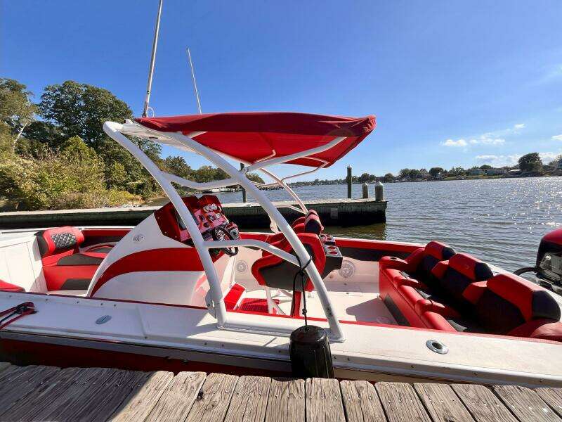 CAT 5 36ft Avanti Yacht For Sale