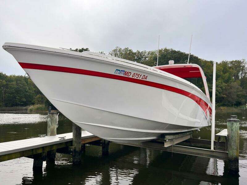 CAT 5 36ft Avanti Yacht For Sale