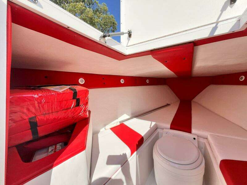 CAT 5 36ft Avanti Yacht For Sale