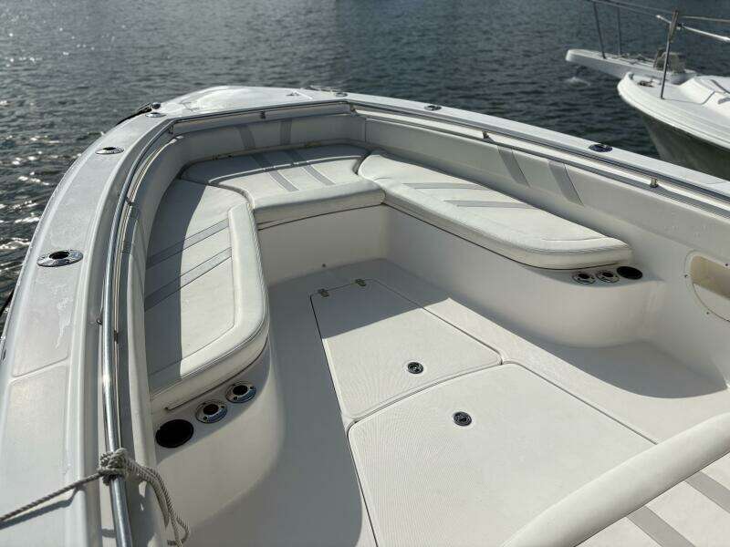 32ft Boston Whaler Yacht For Sale