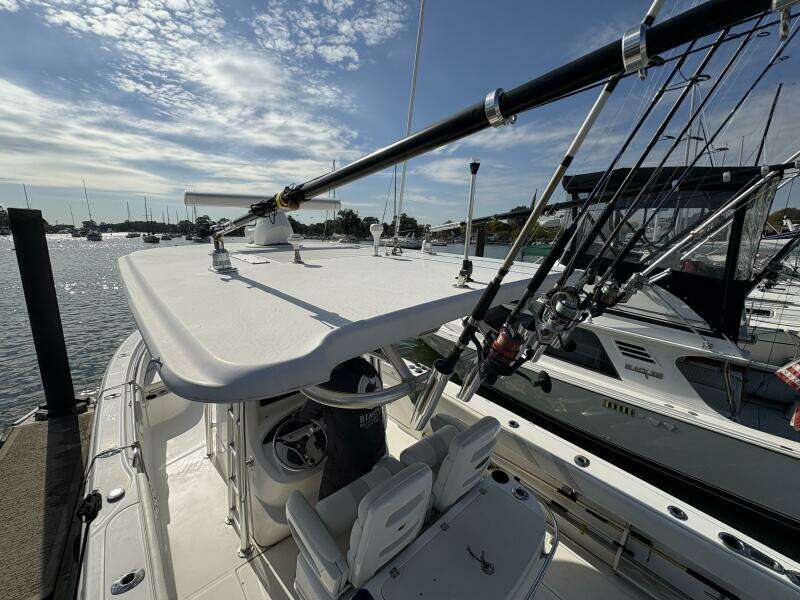 32ft Boston Whaler Yacht For Sale