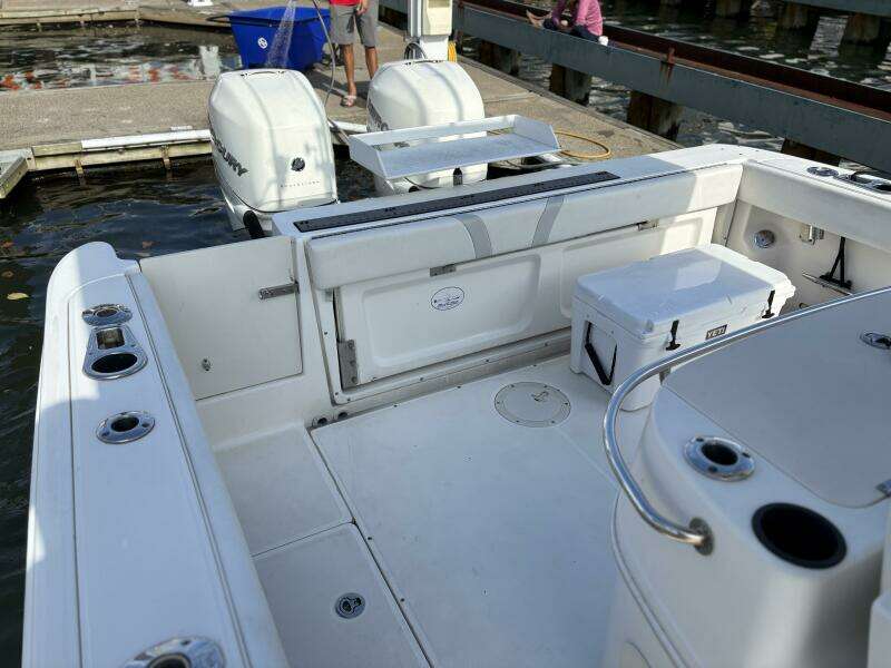 32ft Boston Whaler Yacht For Sale