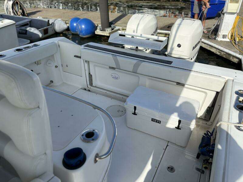 32ft Boston Whaler Yacht For Sale