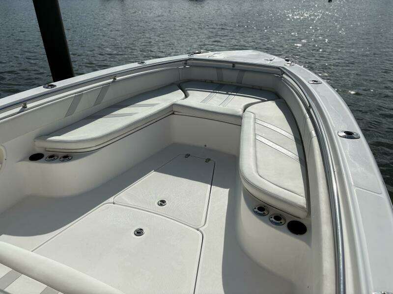 32ft Boston Whaler Yacht For Sale