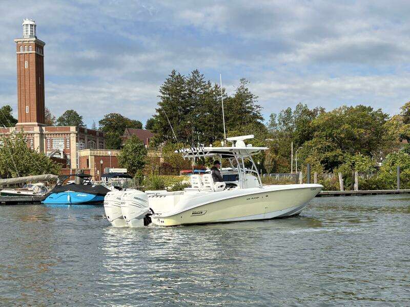32ft Boston Whaler Yacht For Sale