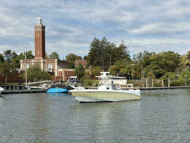 32ft Boston Whaler Yacht For Sale