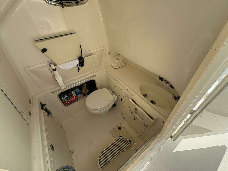 32ft Boston Whaler Yacht For Sale