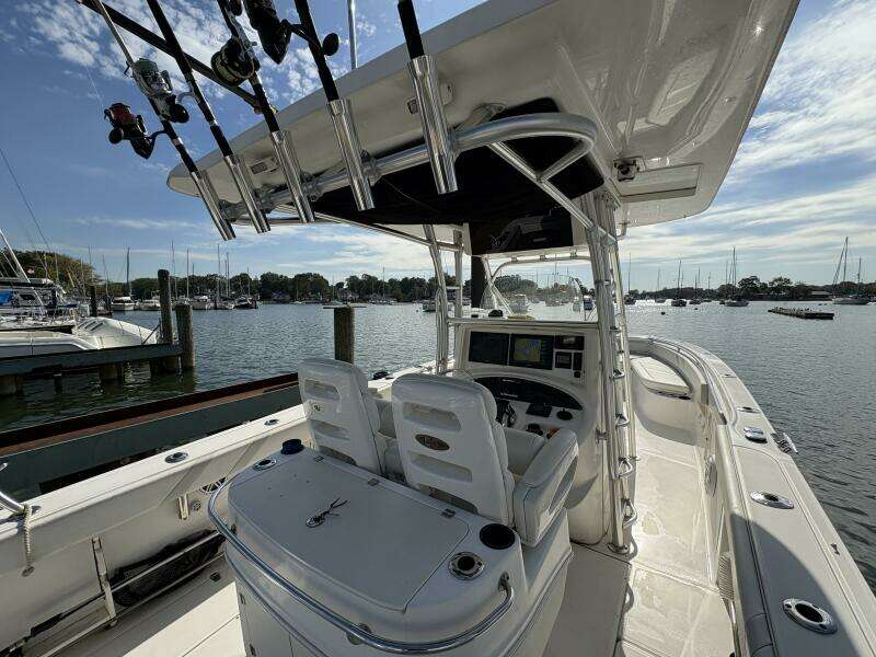 32ft Boston Whaler Yacht For Sale