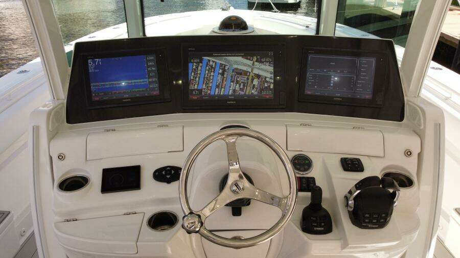 REEL COWBOY 42ft HCB Yacht For Sale