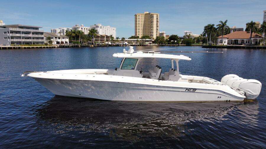 REEL COWBOY 42ft HCB Yacht For Sale