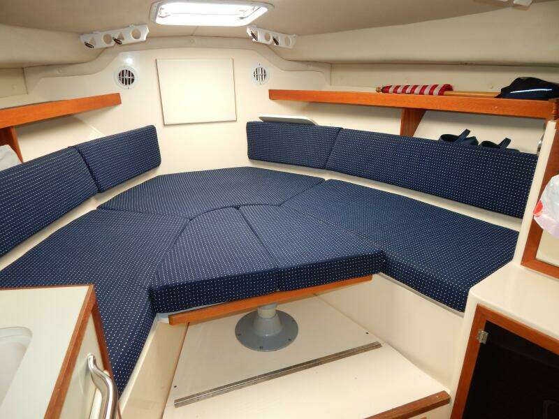 Rip Rap 27ft Phoenix Yacht For Sale