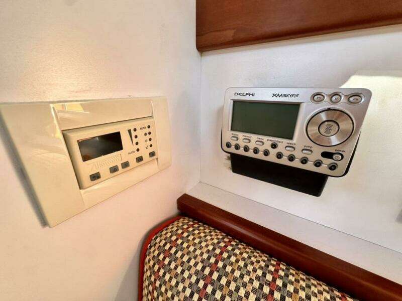 MAESTRO 38ft Lyman Morse Yacht For Sale