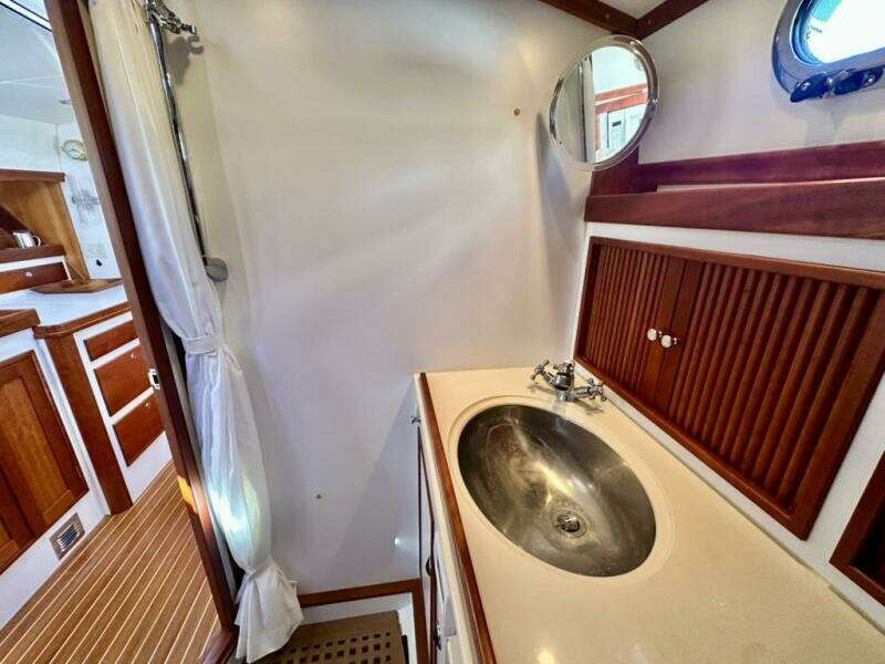 MAESTRO 38ft Lyman Morse Yacht For Sale