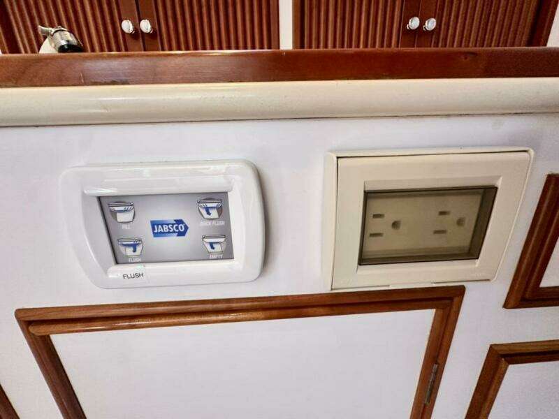 MAESTRO 38ft Lyman Morse Yacht For Sale