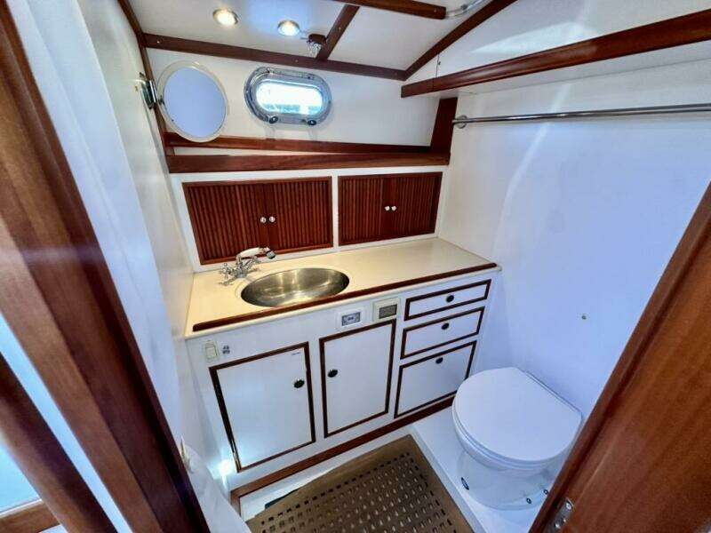 MAESTRO 38ft Lyman Morse Yacht For Sale