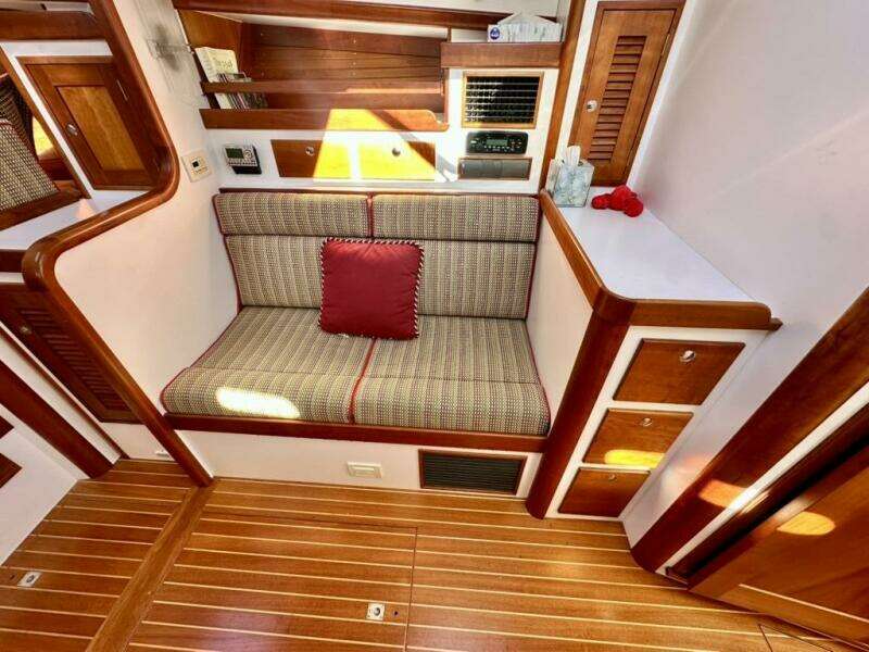 MAESTRO 38ft Lyman Morse Yacht For Sale