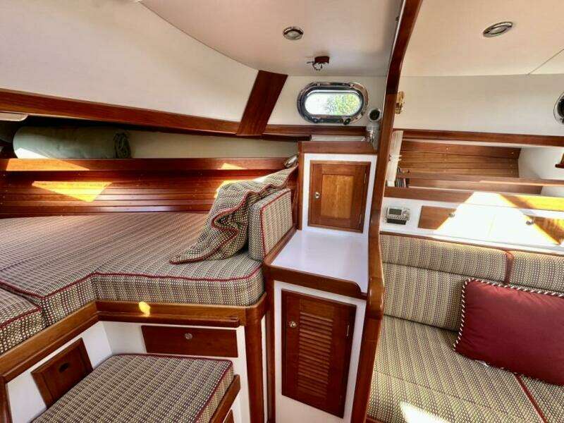 MAESTRO 38ft Lyman Morse Yacht For Sale