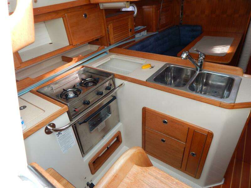 Irie 36ft Catalina Yacht For Sale