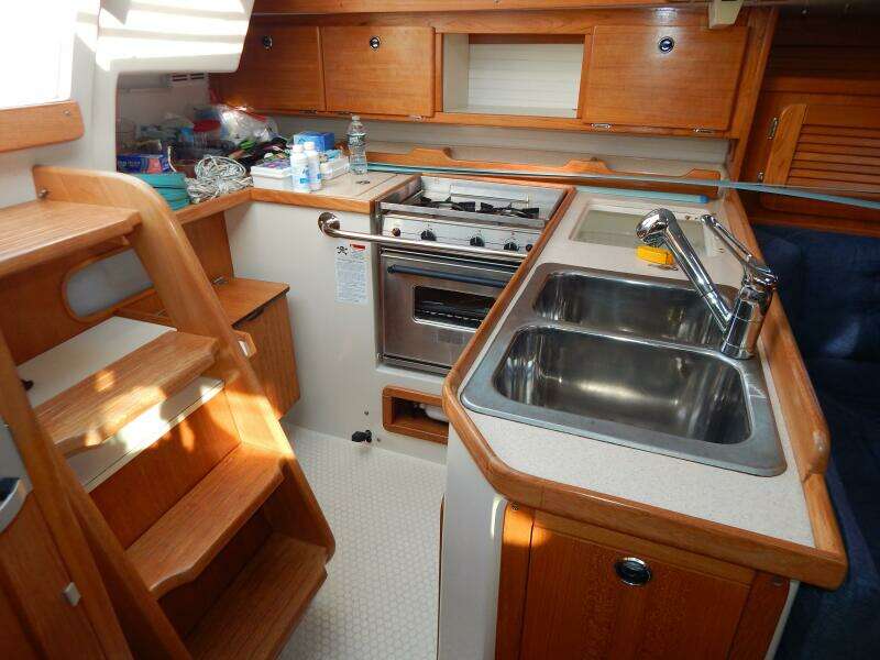 Irie 36ft Catalina Yacht For Sale