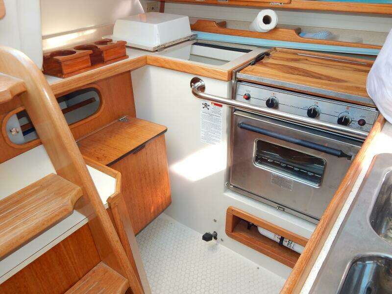 Irie 36ft Catalina Yacht For Sale