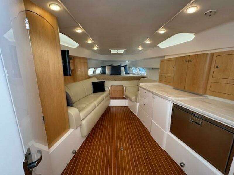 2019 Intrepid 430 Sport Yacht SAGA 2019 Intrepid 430 Sport Yacht SAGA