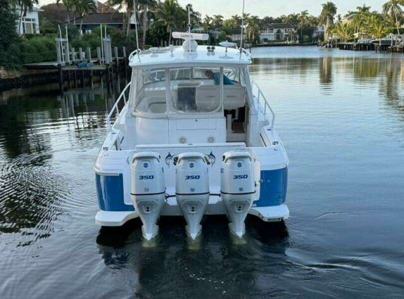 2019 Intrepid 430 Sport Yacht SAGA 2019 Intrepid 430 Sport Yacht SAGA