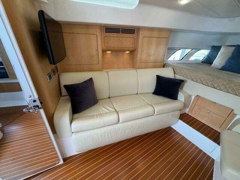 2019 Intrepid 430 Sport Yacht SAGA 2019 Intrepid 430 Sport Yacht SAGA