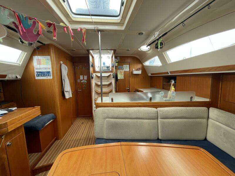 White Pelican 42ft Elan Yacht For Sale